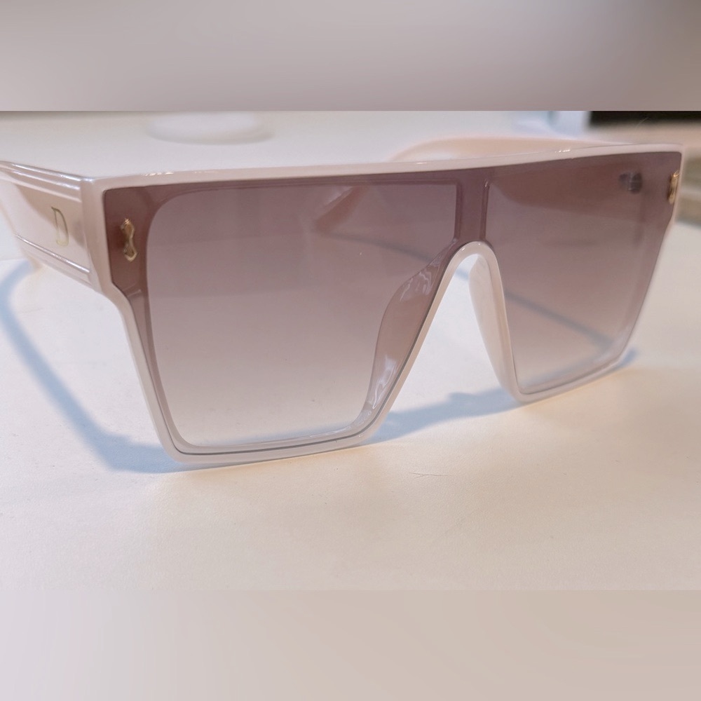 ✨ Oversized Shield Sunglasses – Designer-Inspired ✨